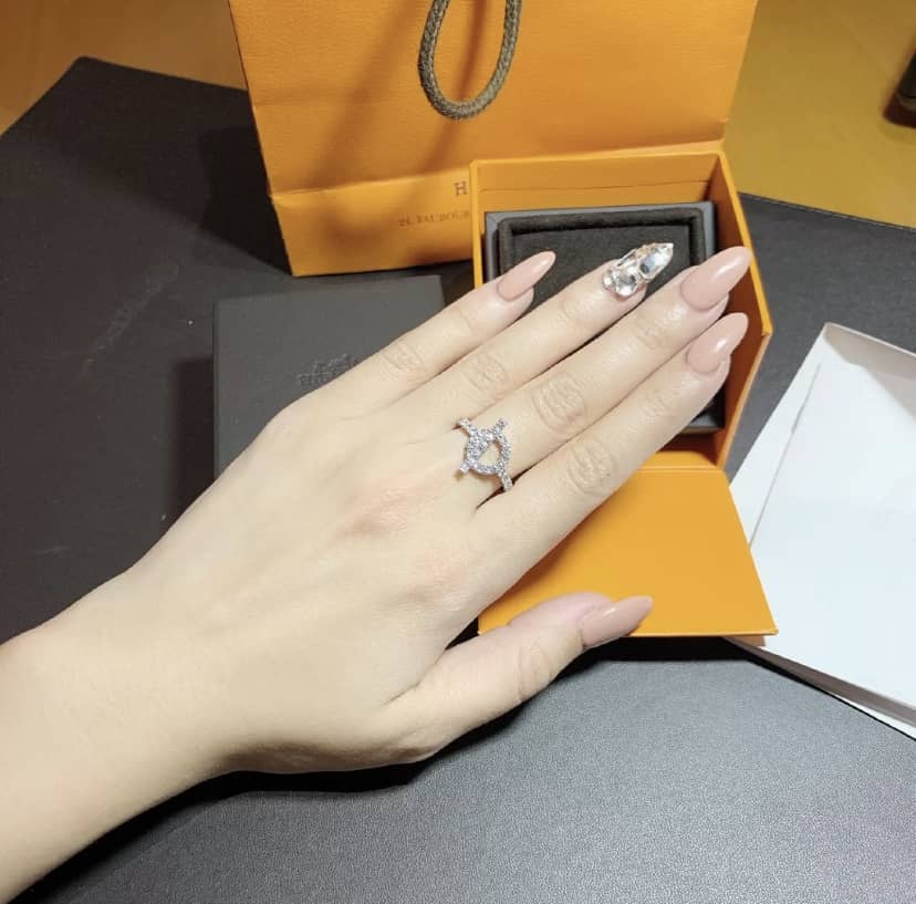 Fake H**me5 Logo Ring