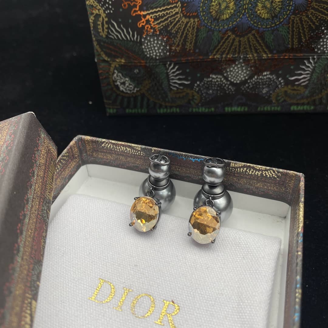Best Chr1st1an D10r Classic Earring