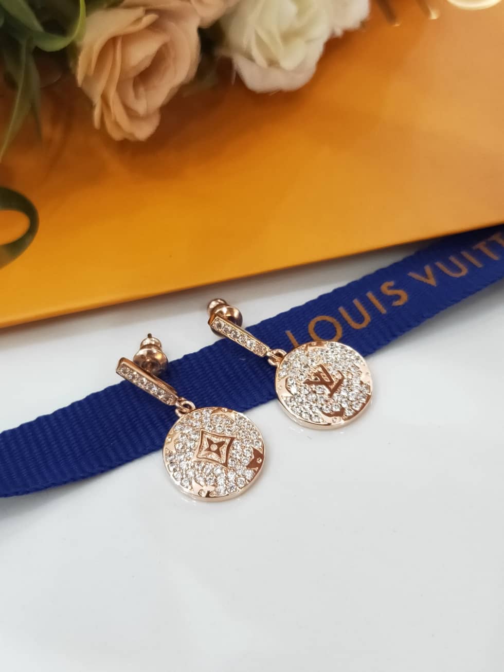 Knockoff L0vis Vvtt0n Logo Earring