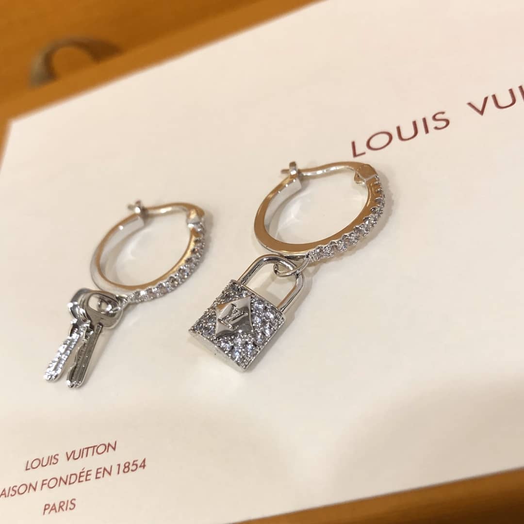 Cheap L0vis Vvtt0n Earring