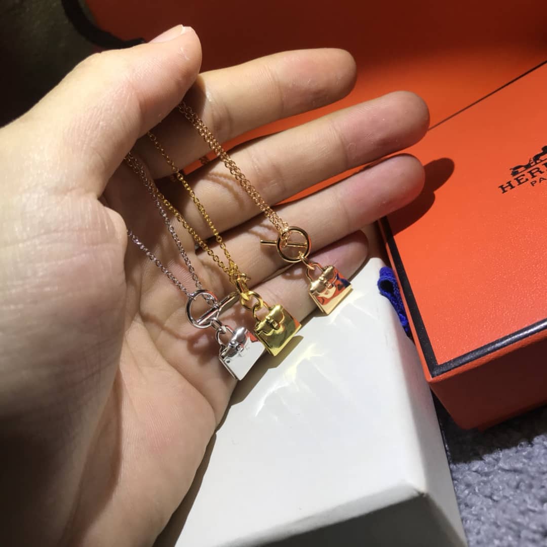 H**me5 Necklace First Copy