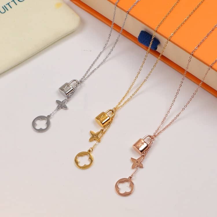 Knockoff L0vis Vvtt0n Logo Necklace