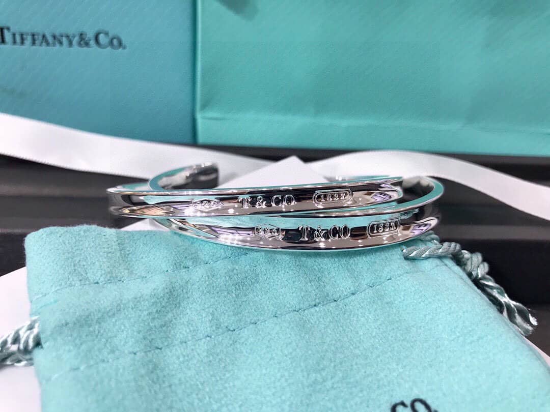 Knockoff T*f*ny Logo Bracelet
