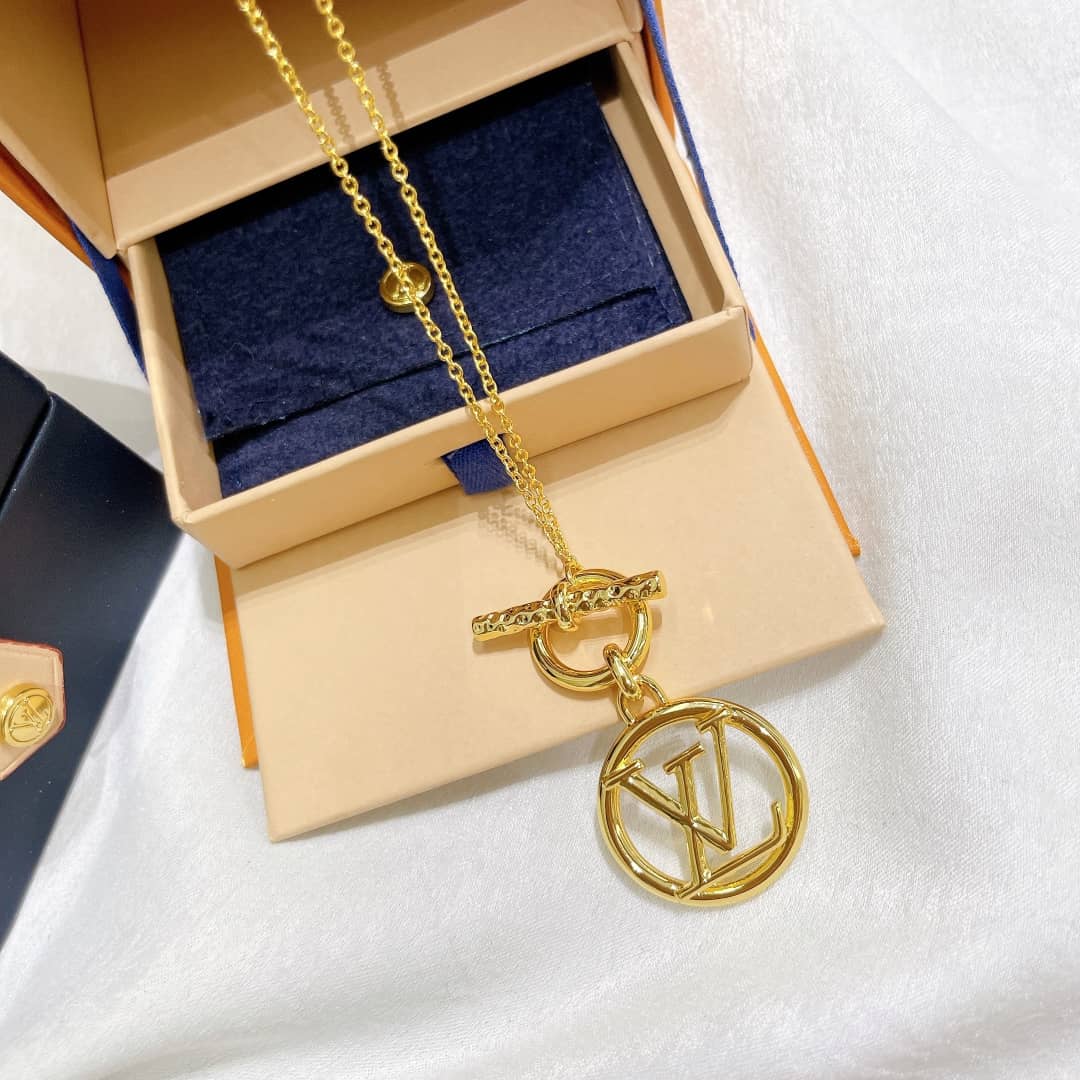 Wholesale L0vis Vvtt0n AAA+ Necklace