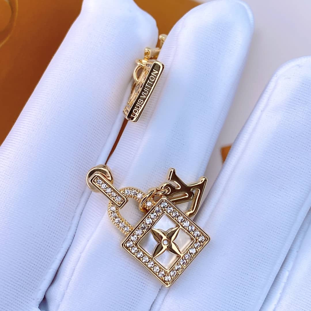 High Quality L0vis Vvtt0n Earring