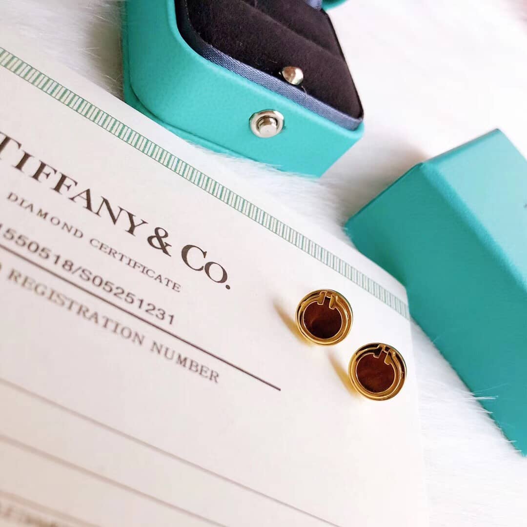 Designer T*f*ny Classic Earring
