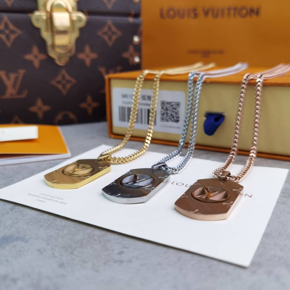 Wholesale L0vis Vvtt0n AAA+ Necklace
