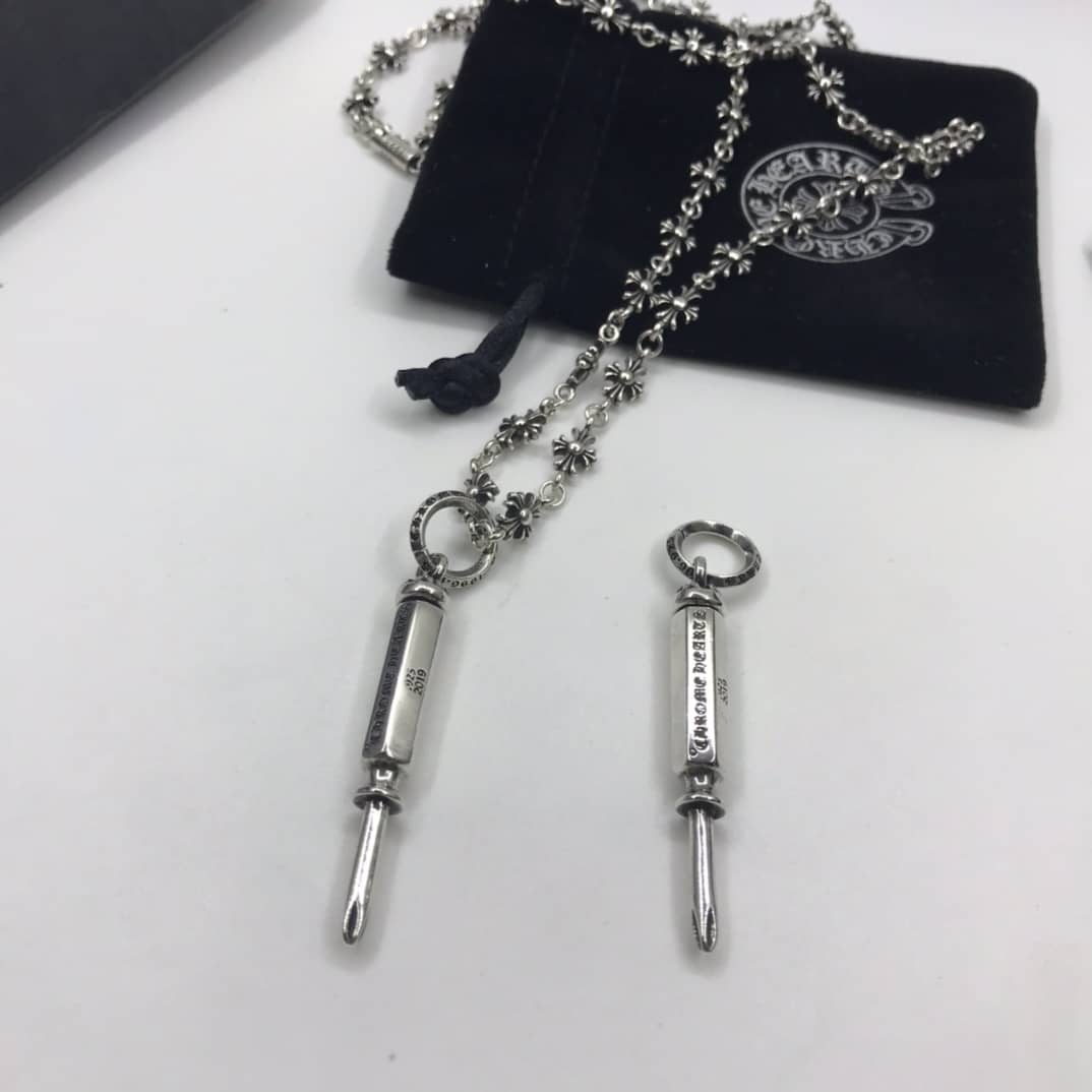 High Quality Ch*0me He**ts Necklace