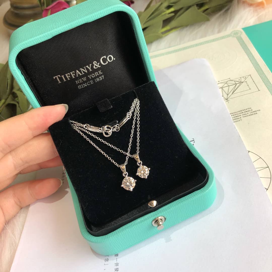 T*f*ny Necklace For Sale