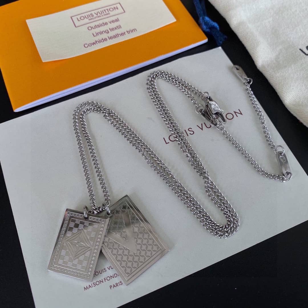 Fake L0vis Vvtt0n Logo Necklace