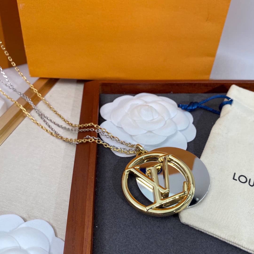 Wholesale L0vis Vvtt0n AAA+ Necklace