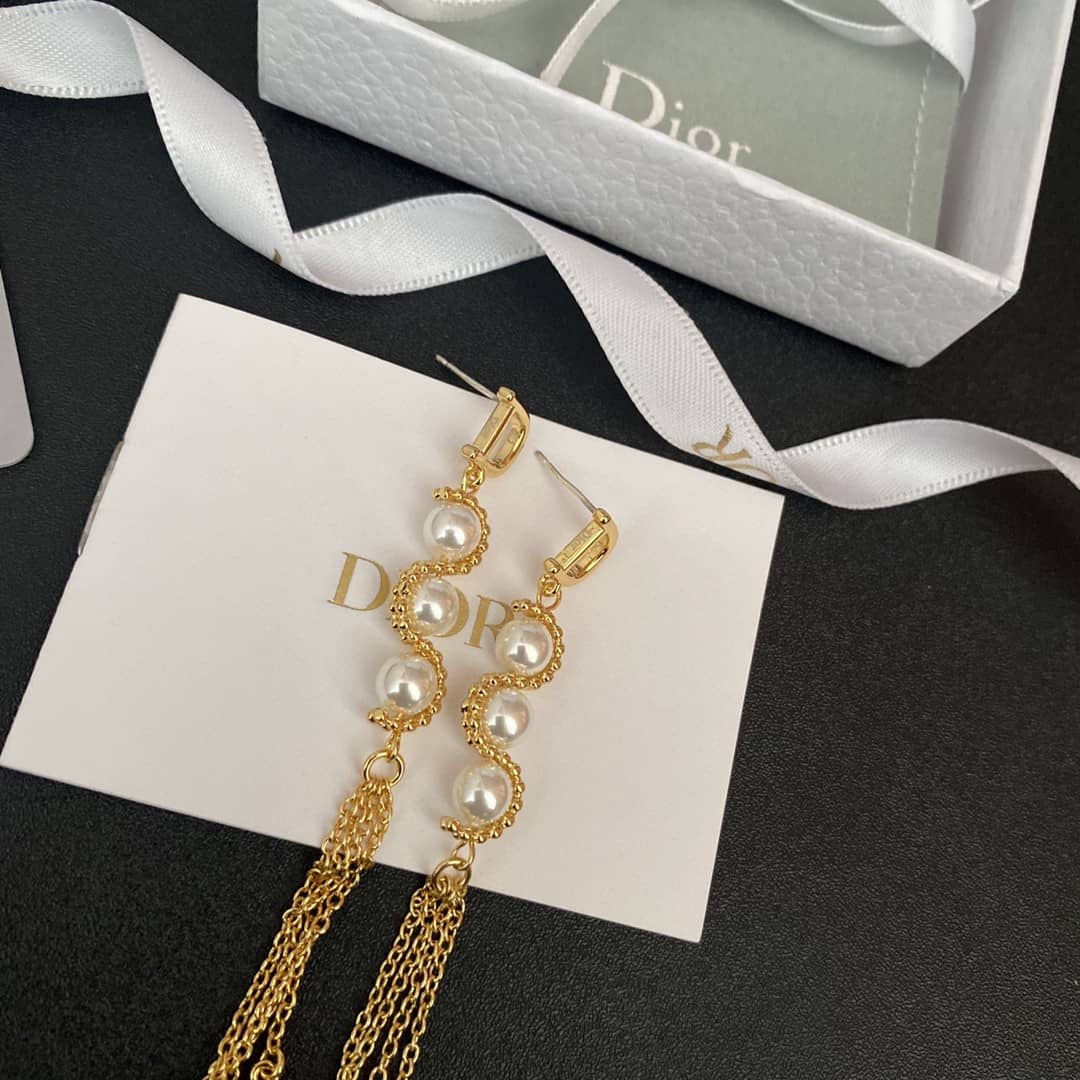 7 Star Chr1st1an D10r Earring