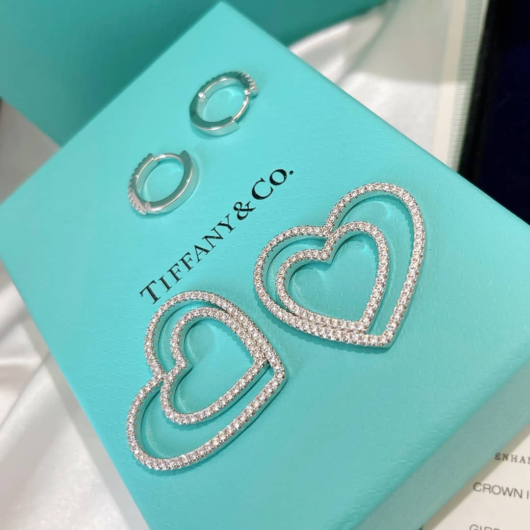 Designer T*f*ny Classic Earring