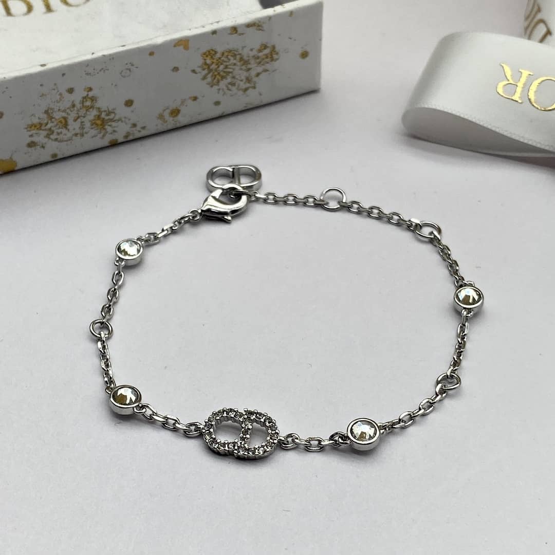 Best Chr1st1an D10r Classic Bracelet