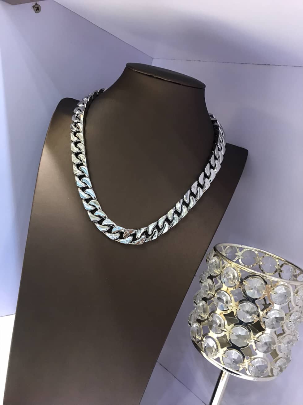 Fake L0vis Vvtt0n Logo Necklace