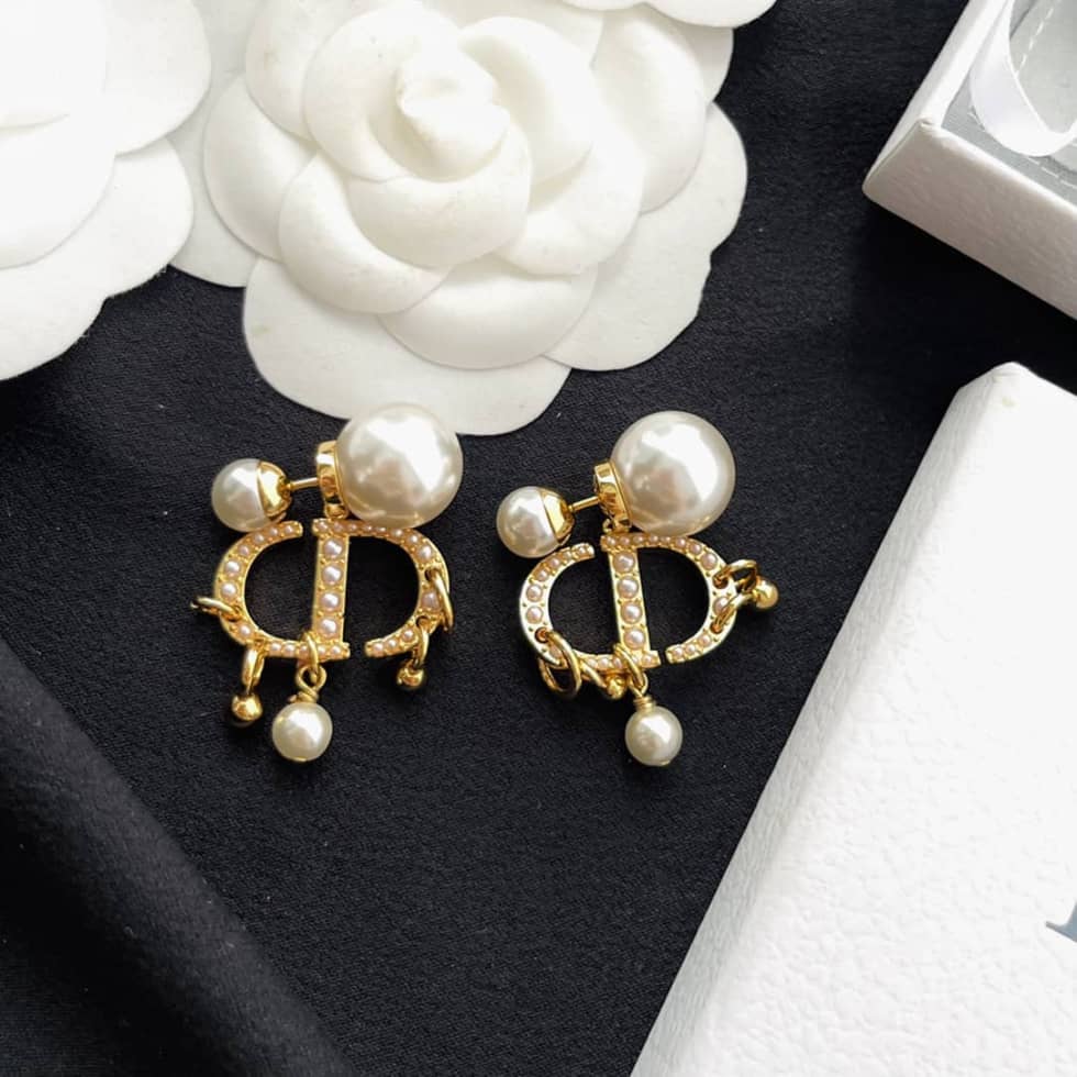 7 Star Chr1st1an D10r Earring