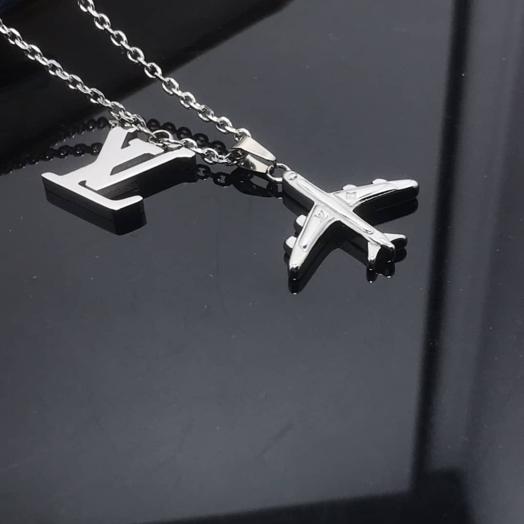 Knockoff L0vis Vvtt0n Logo Necklace