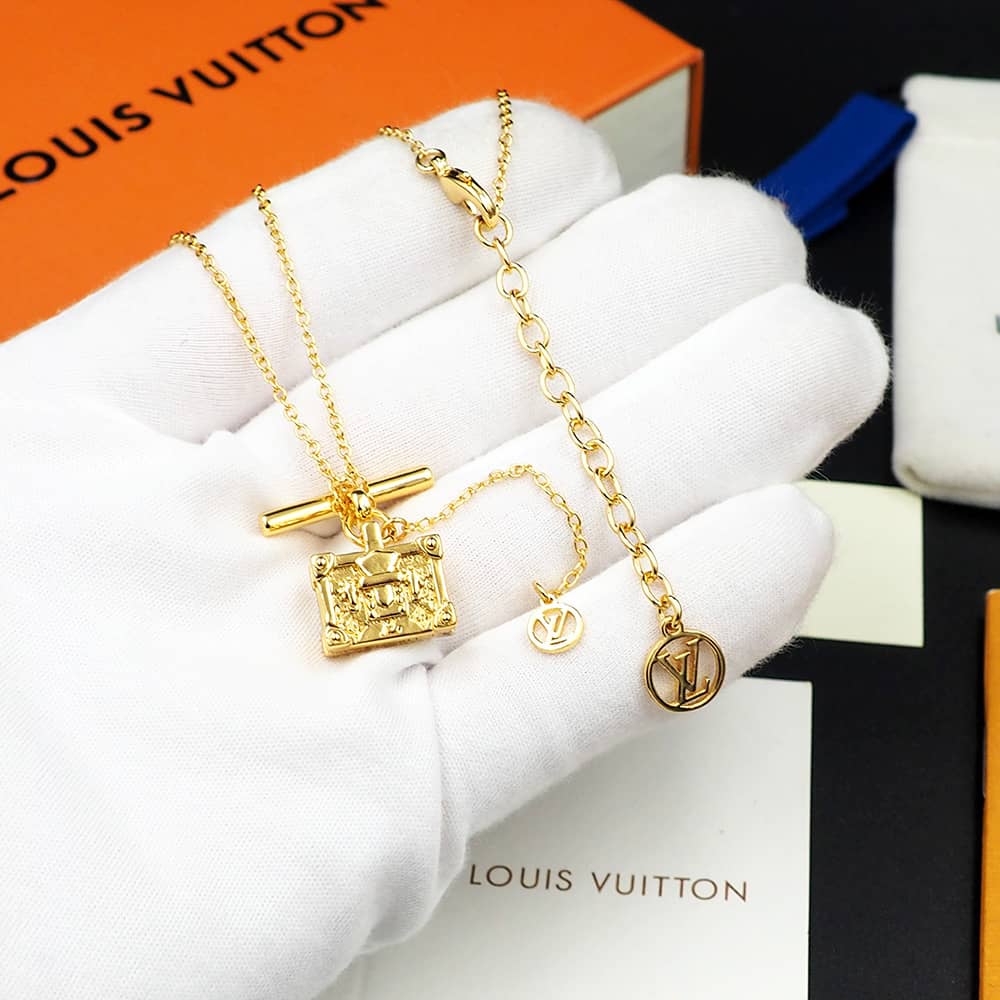 Wholesale L0vis Vvtt0n AAA+ Necklace