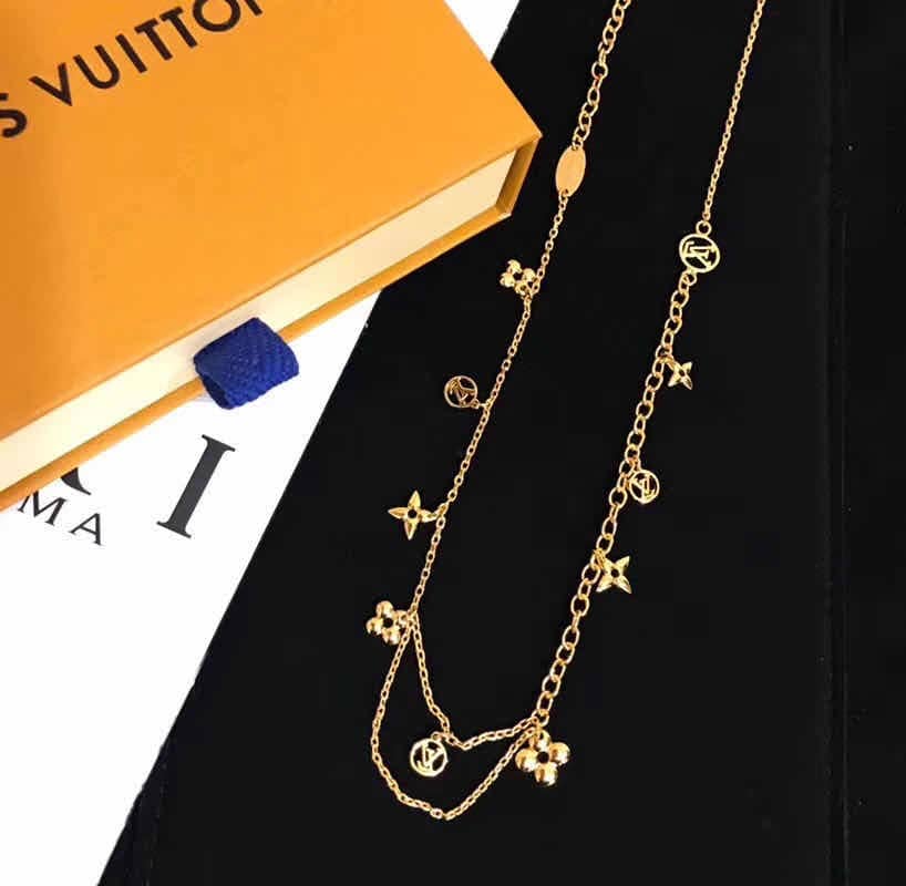 Wholesale L0vis Vvtt0n Logo Necklace