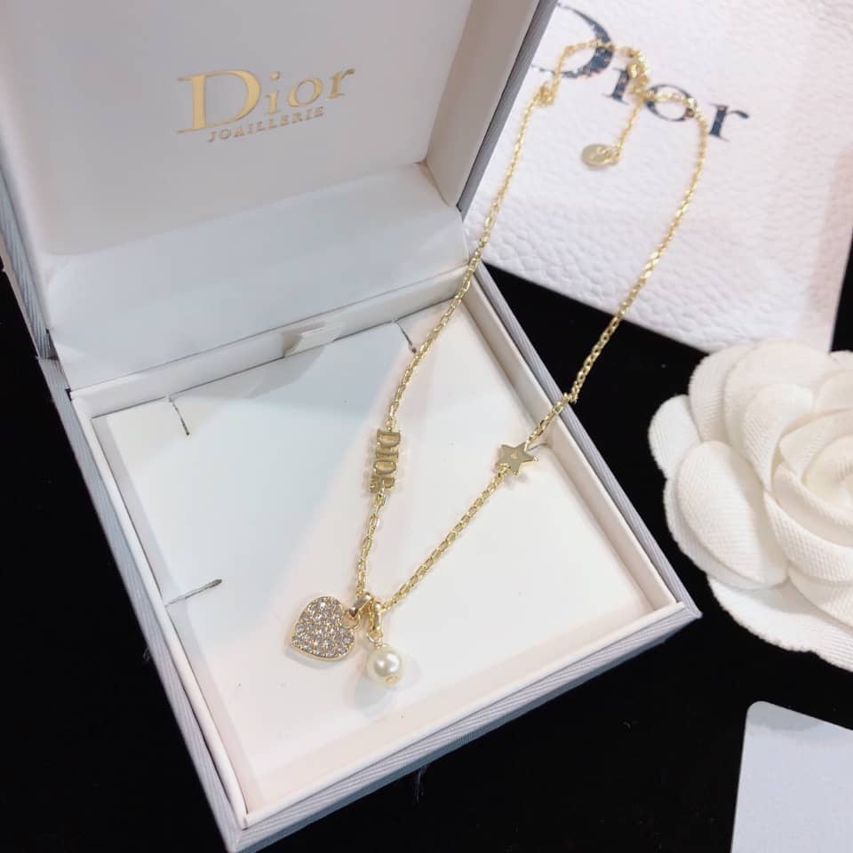 Best Chr1st1an D10r Classic Necklace