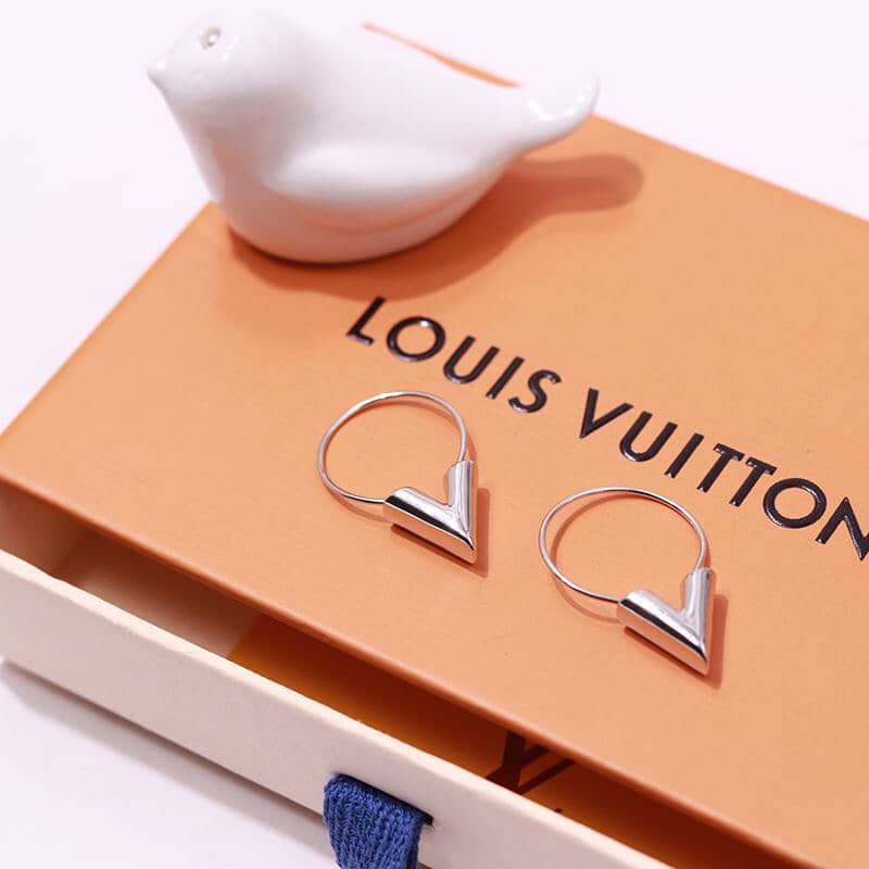 L0vis Vvtt0n Earring For Sale
