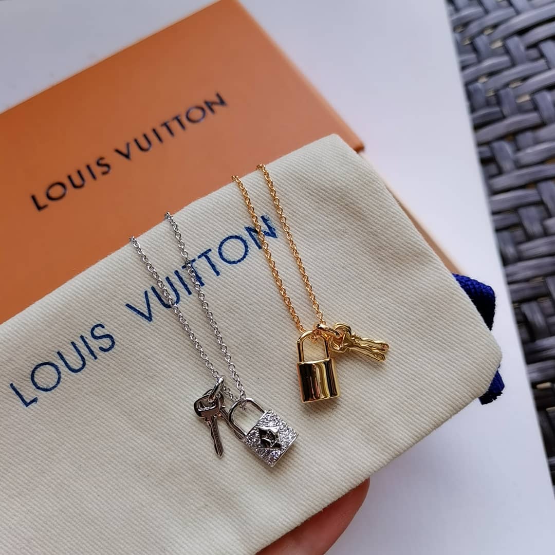 L0vis Vvtt0n Necklace For Sale