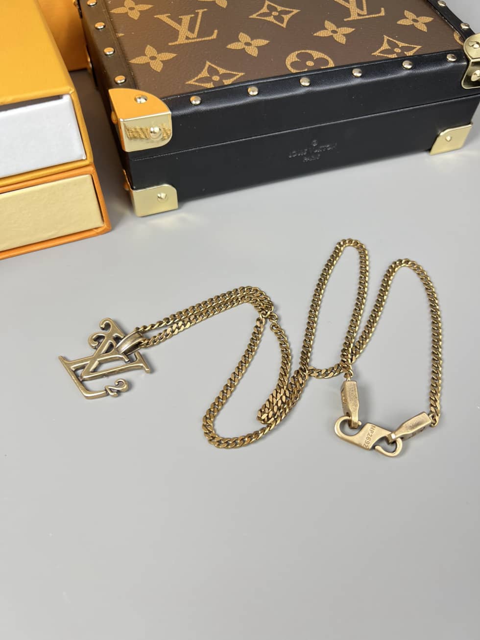 Wholesale L0vis Vvtt0n Logo Necklace
