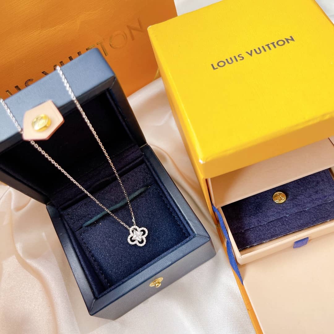 L0vis Vvtt0n Necklace For Sale