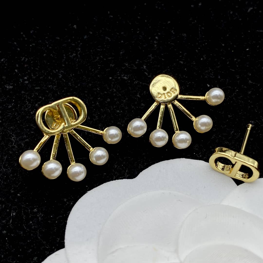 7 Star Chr1st1an D10r Earring
