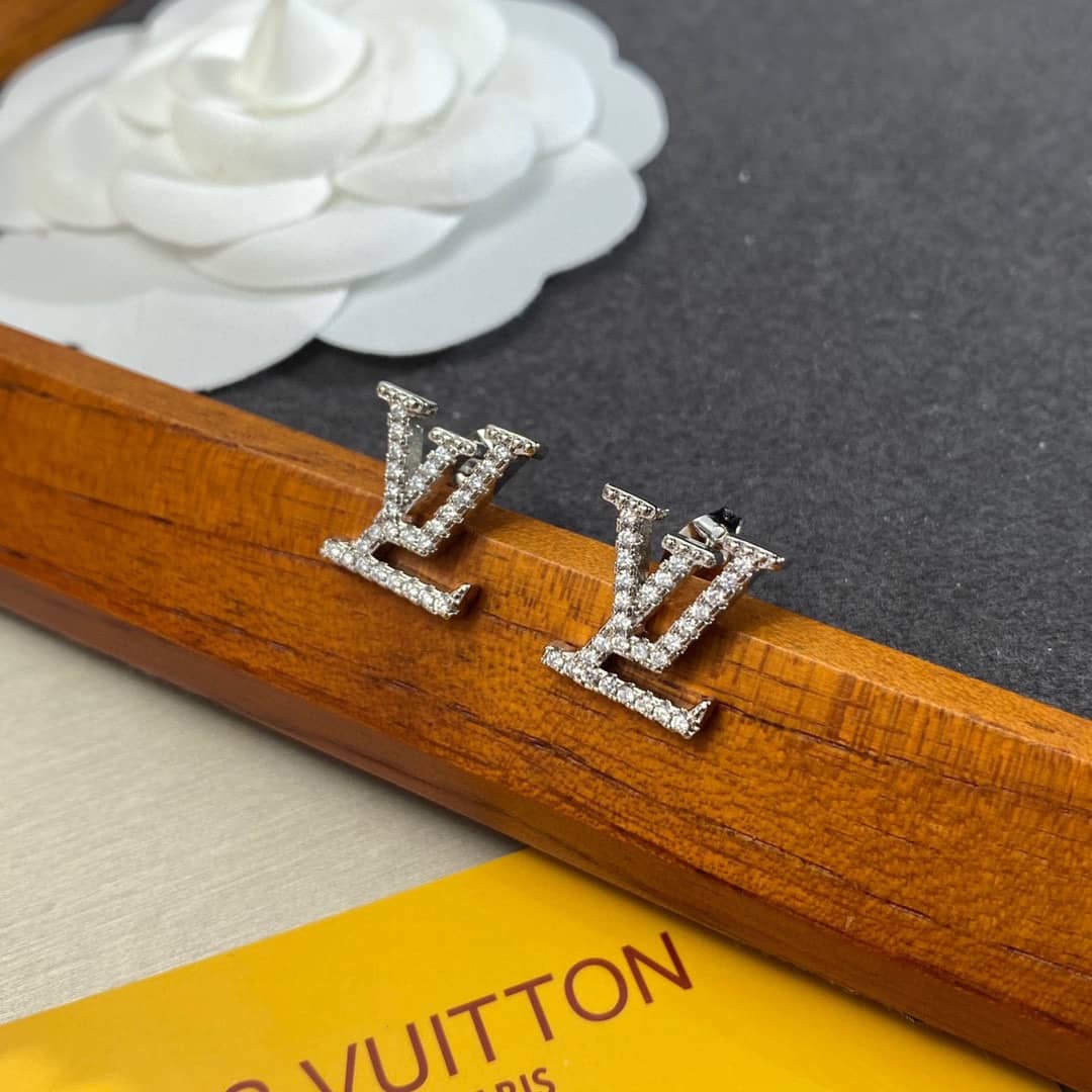 High Quality L0vis Vvtt0n Earring