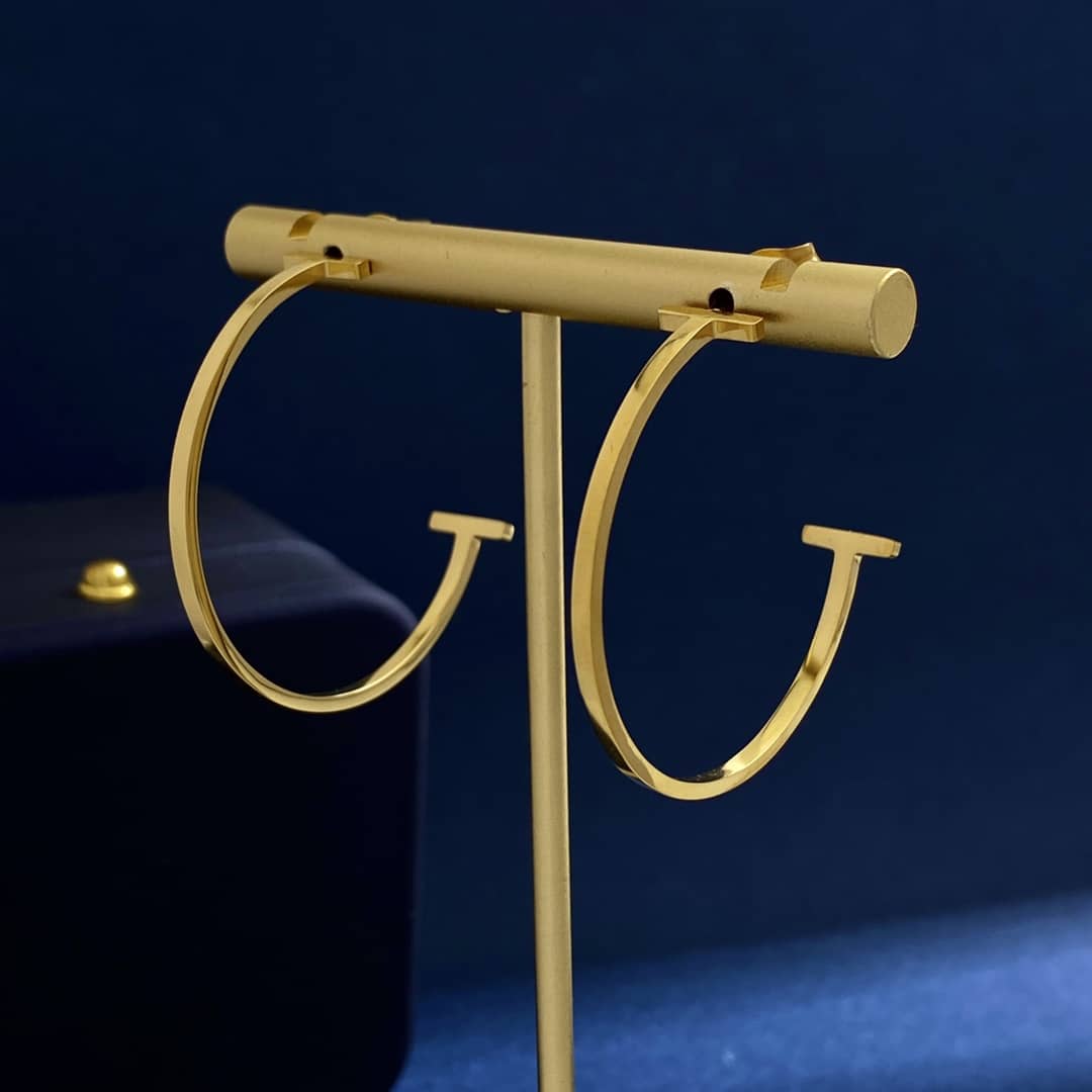 Knockoff T*f*ny Logo Earring
