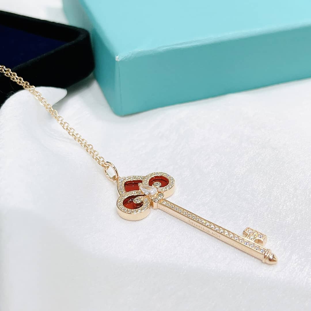 7 Star T*f*ny Necklace