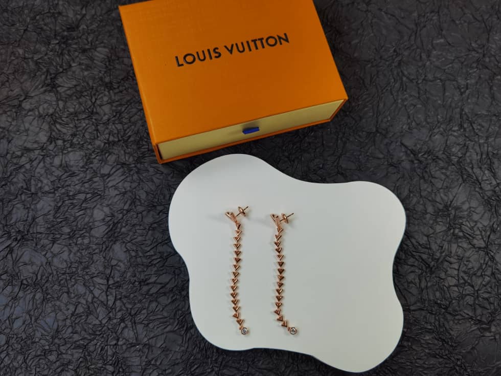 Replica L0vis Vvtt0n Earring