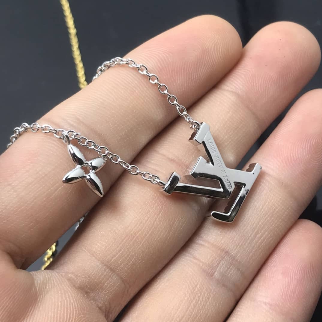 Fake L0vis Vvtt0n Logo Necklace