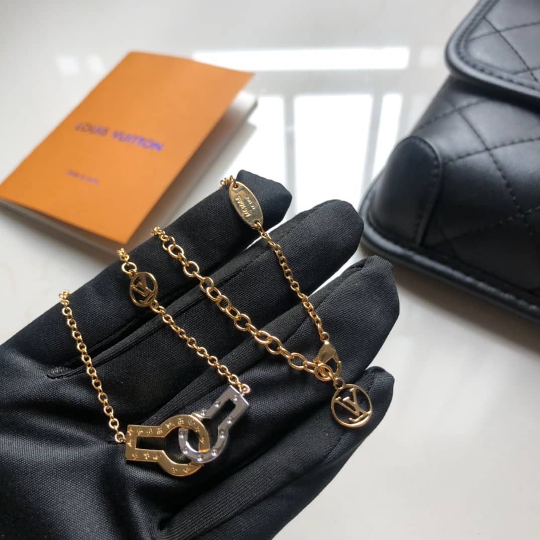 L0vis Vvtt0n Necklace Copy