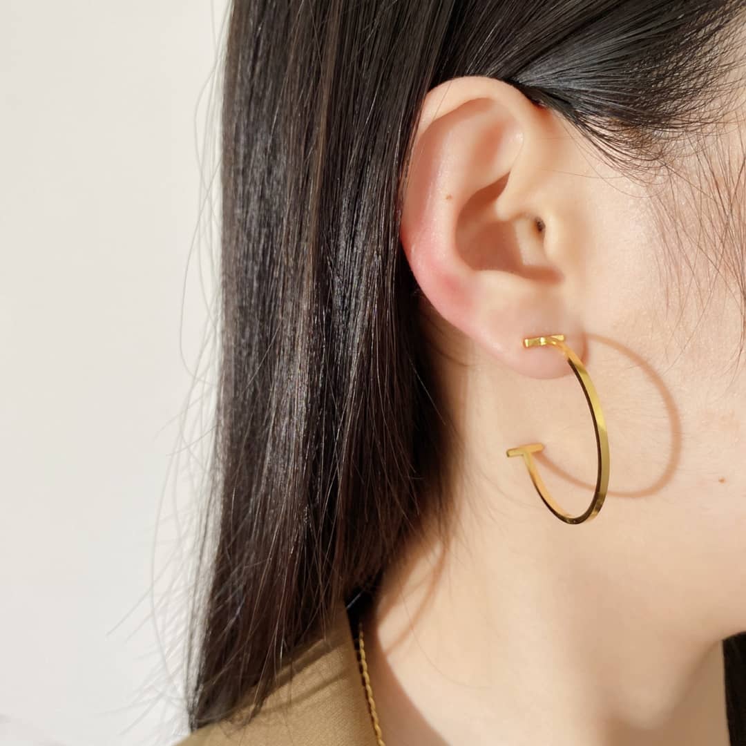 Knockoff T*f*ny Logo Earring