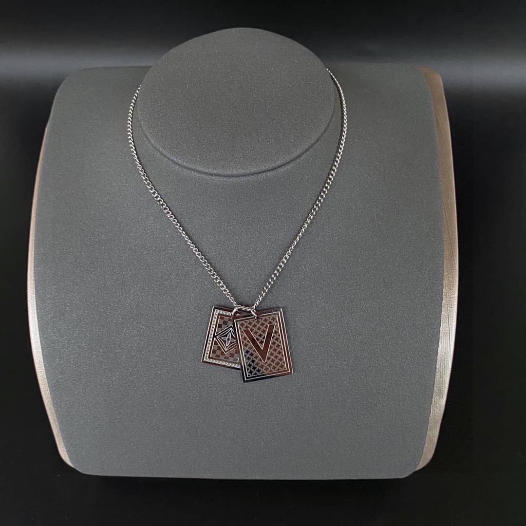 Fake L0vis Vvtt0n Logo Necklace