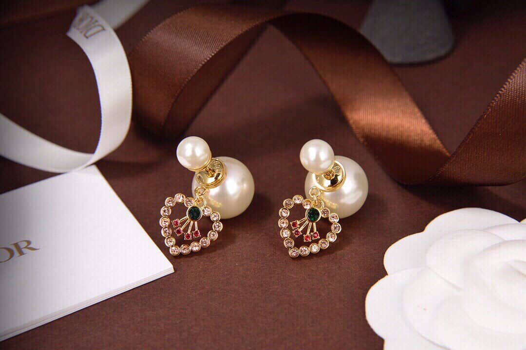 7 Star Chr1st1an D10r Earring