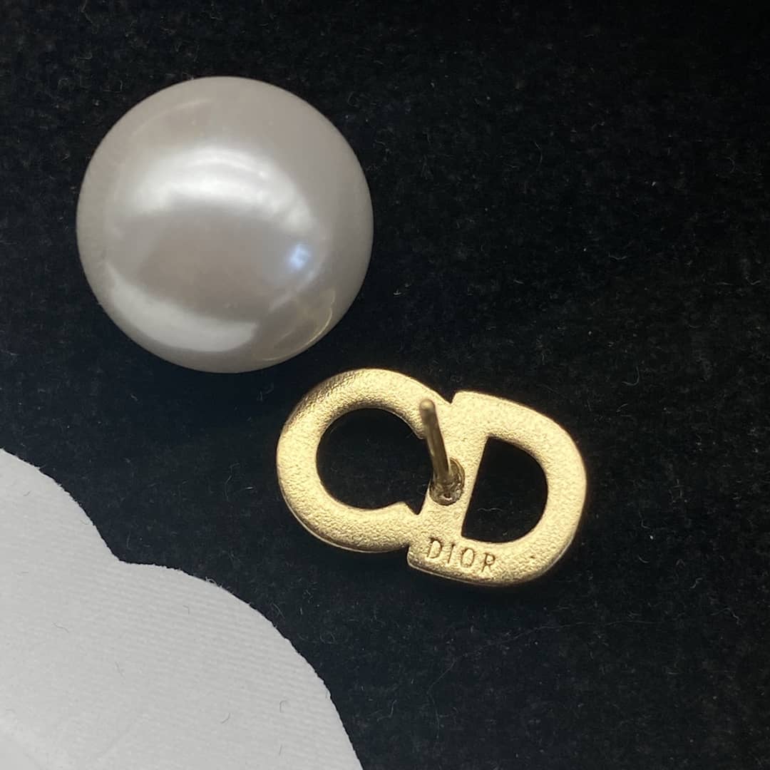 Wholesale Chr1st1an D10r AAA+ Earring