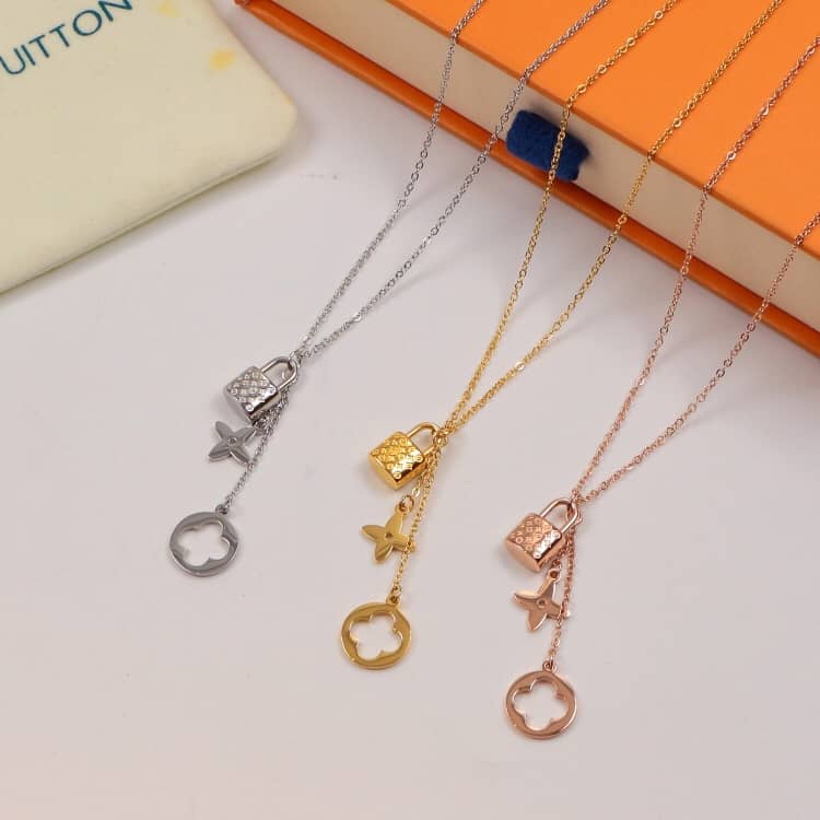 Knockoff L0vis Vvtt0n Logo Necklace