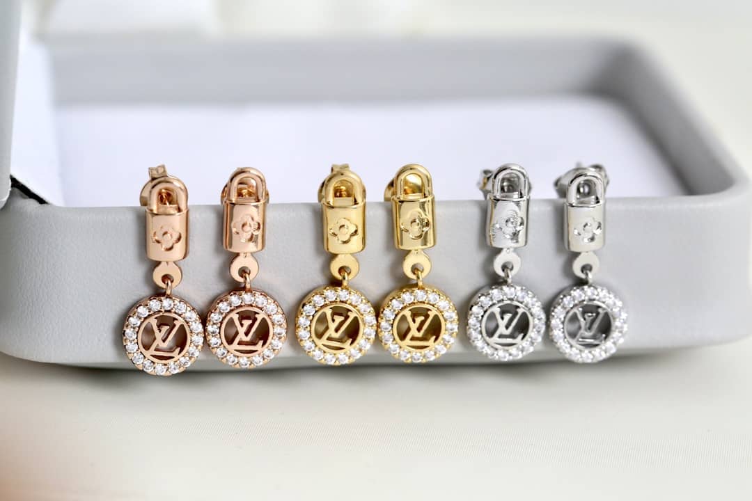High Quality L0vis Vvtt0n Earring