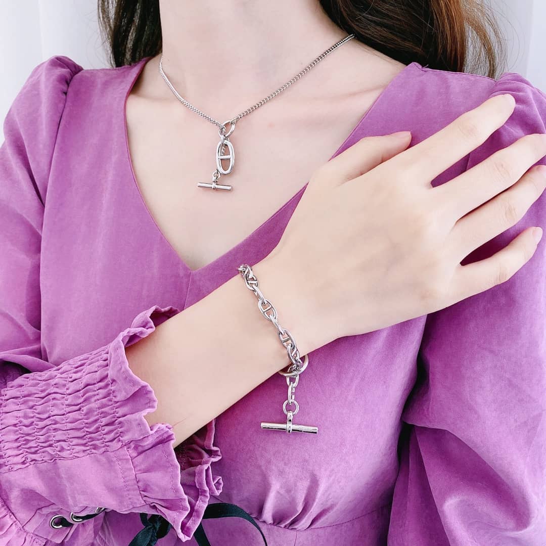 Fake H**me5 Logo Necklace