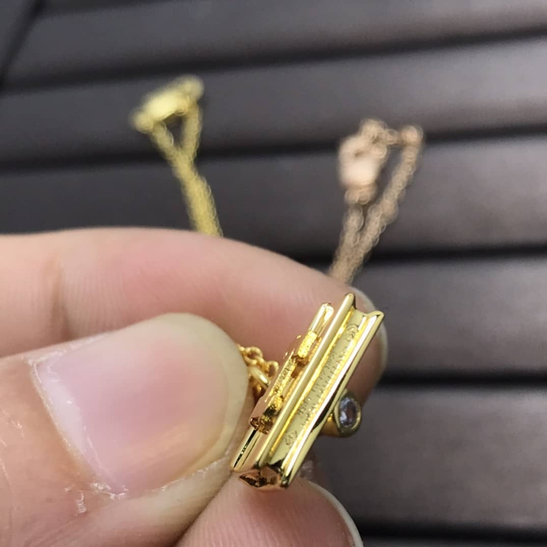 H**me5 Necklace For Sale