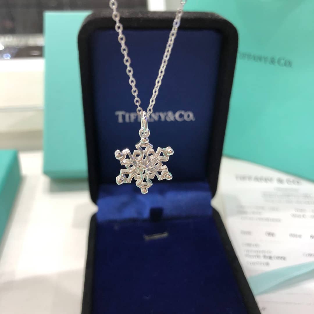 7 Star T*f*ny Necklace