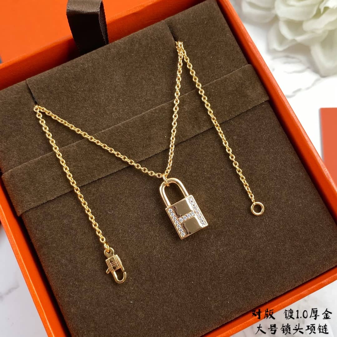 H**me5 Necklace First Copy