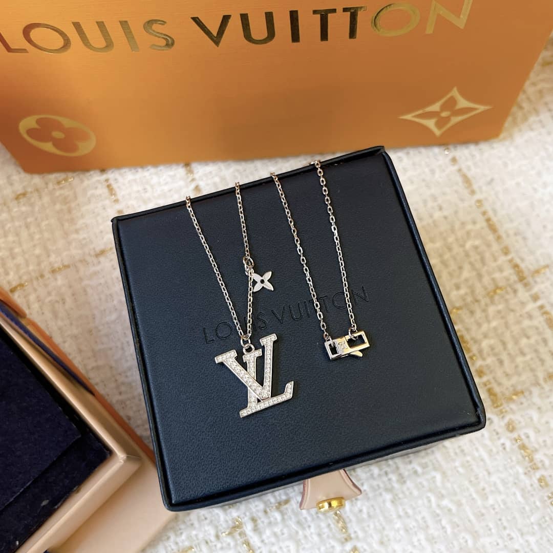 Wholesale L0vis Vvtt0n AAA+ Necklace