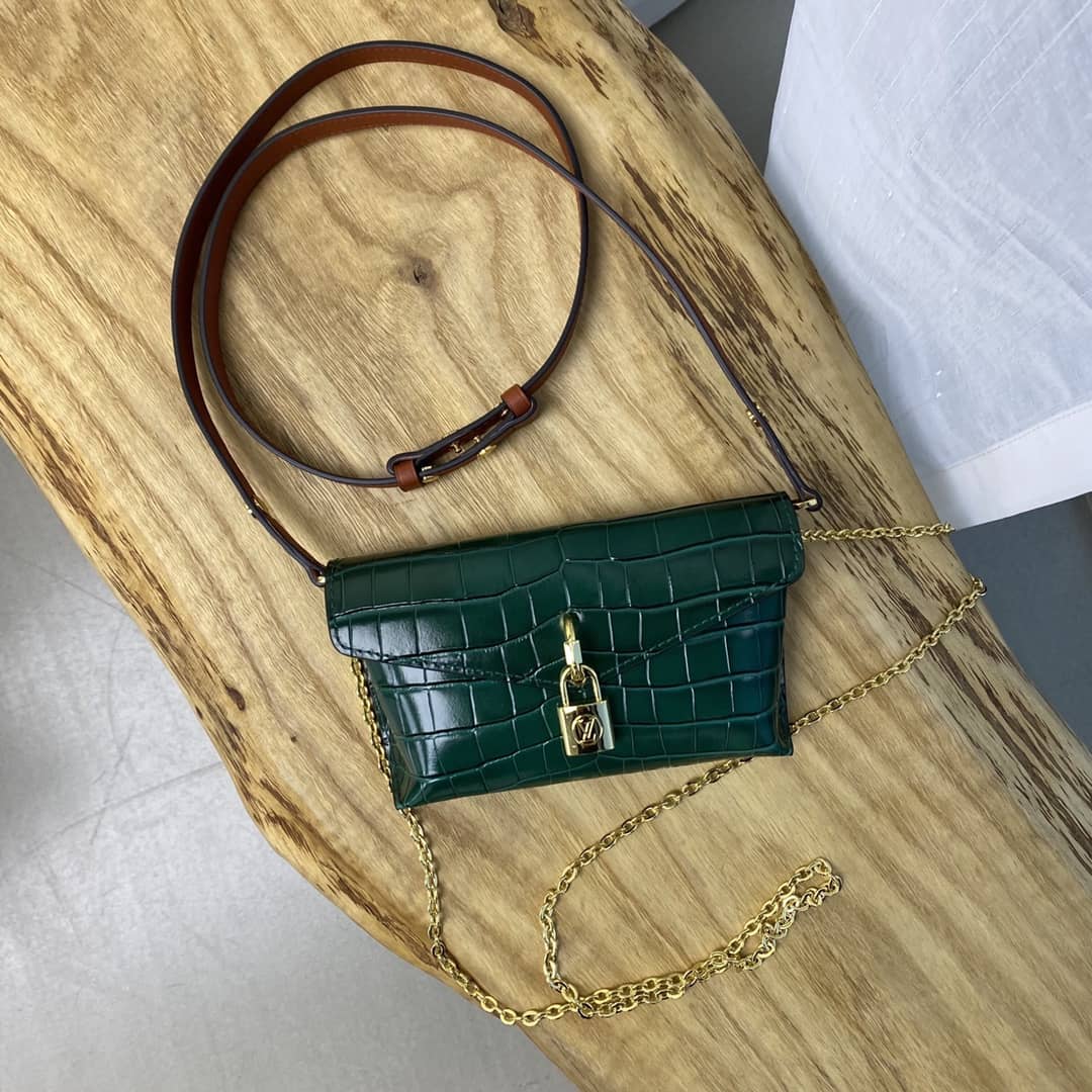L0vis Vvtt0n Knockoff Chain Clutch Bag Green