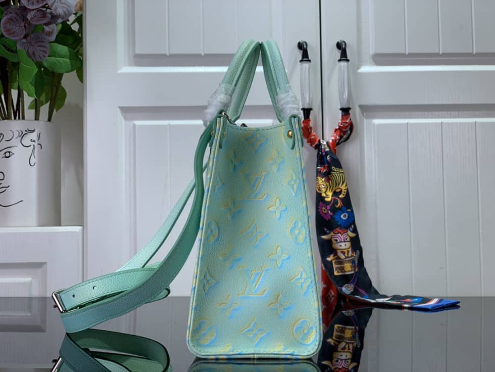 L0vis Vvtt0n Onthego PM Green M46067 Replica Tote