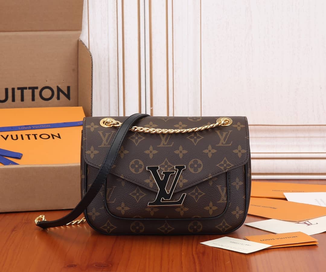L0vis Vvtt0n Monogram Canvas Passy Replica Handbag M45592
