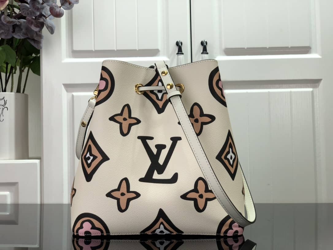 L0vis Vvtt0n NéoNoé MM Replica Bucket Bag M45822